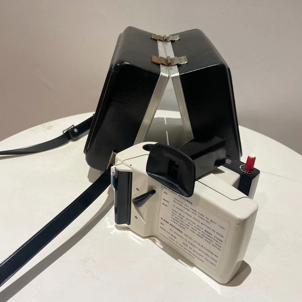 Vintage 60s Polaroid Model 20 "Swinger" Land Camera and Black Case - Picture 11 of 16